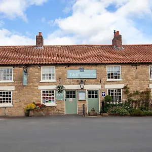 https://the-fox-and-hounds-country-inn.yorkshirehotels.net